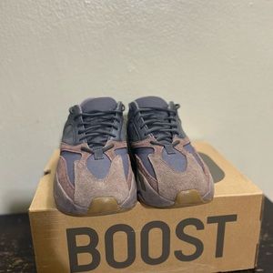 Yeezy boost 700 mauve